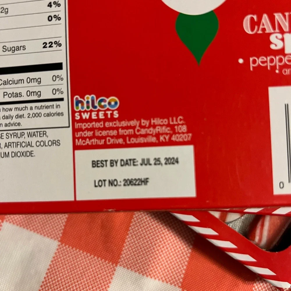 Candy Cane peppermint Spoons Red and White set of four boxes NOT to eat.